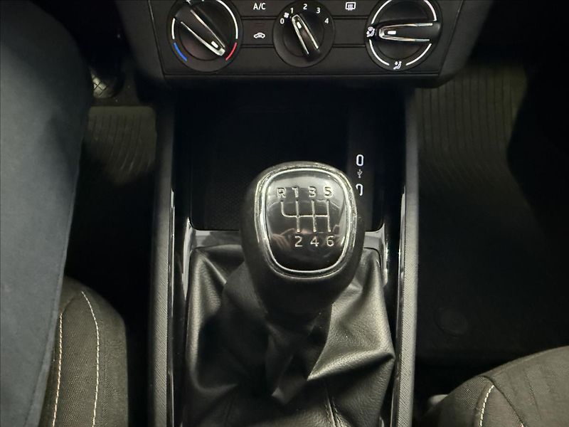 Škoda Scala 1,0   TSI 85kW,SERVISKA,ČR,2.M - fotka 19 z 24