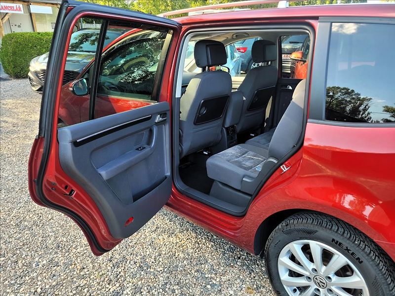 Volkswagen Touran 2,0 Rezervace!,dsg,Highline,ků - fotka 13 z 44