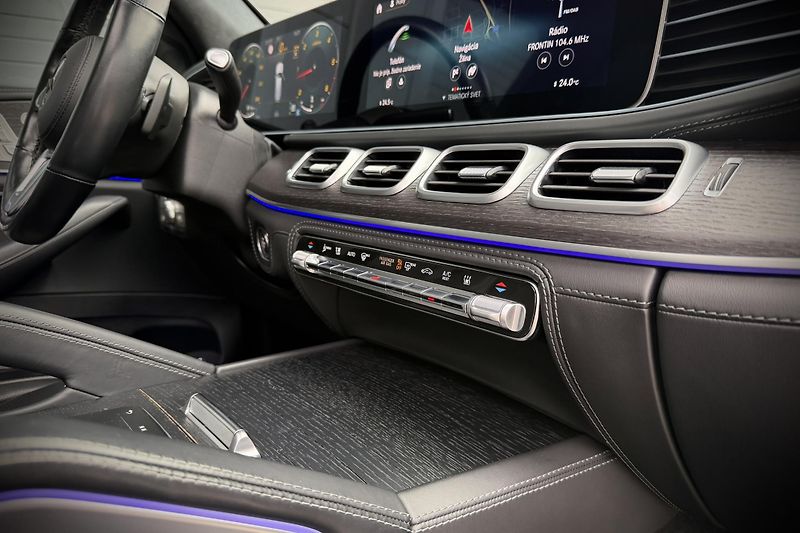 Mercedes-Benz GLS (2022) GLS 400d 4Matic AMG Line - fotka 44 z 51