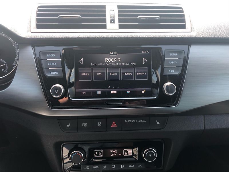 Škoda Fabia 1.0 TSi STYLE PLUS - fotka 19 z 27