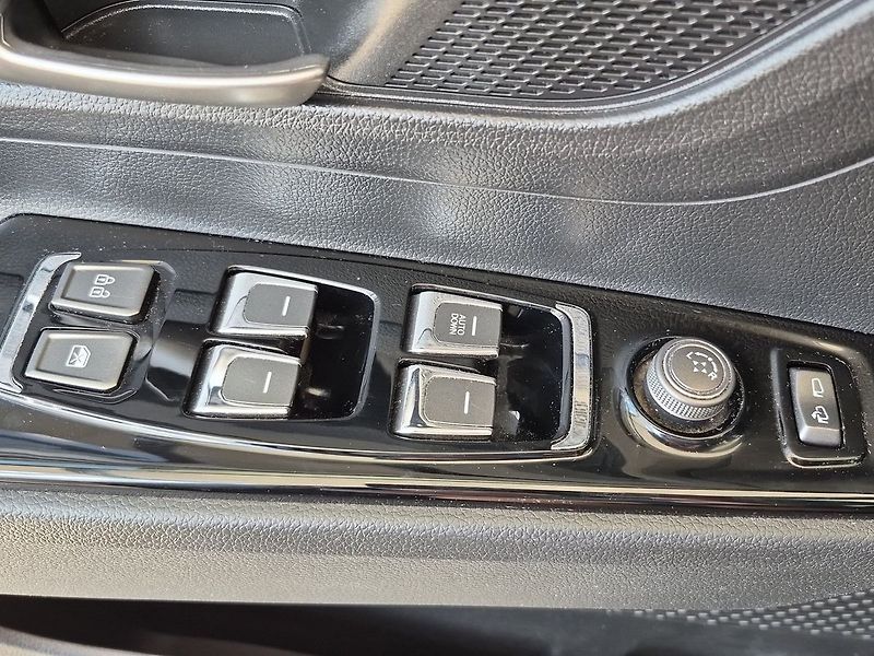 SsangYong Korando 1.5 Turbo e-XGI 120Kw LE Eco - fotka 21 z 25