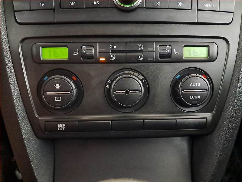 Škoda Octavia (2008) 1.9 TDI, Park. senzory - fotka 13 z 13
