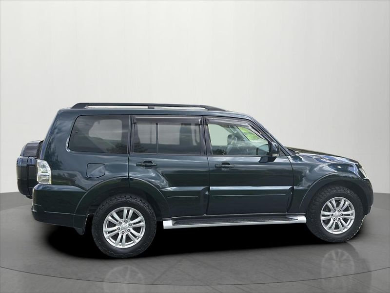 Mitsubishi Pajero 3,2 DI-D ČR SERVIS NT - fotka 6 z 30