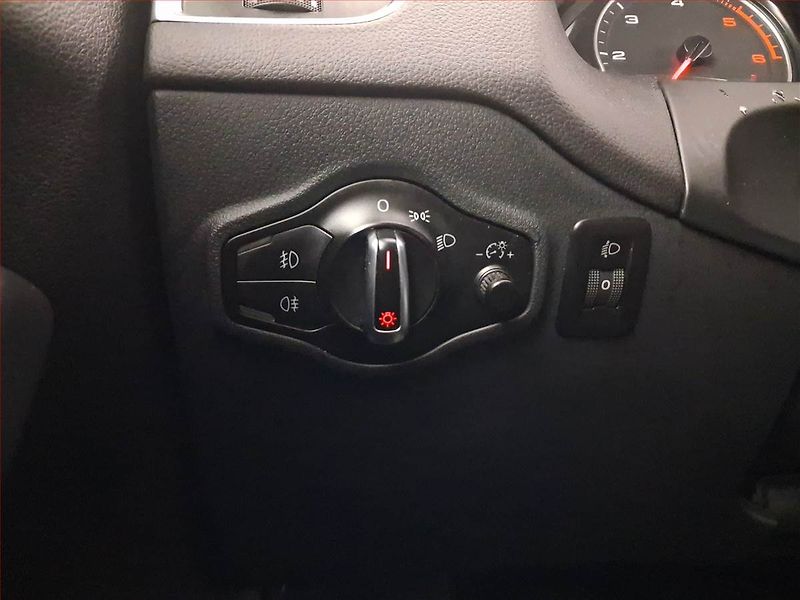 Audi Q5 (2009) 2.0 TDI, 4X4, Tempomat - fotka 15 z 18