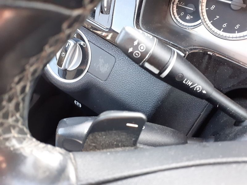 Mercedes-Benz Třídy E (2010) 3.0 6V CDi 4x4 - fotka 11 z 31