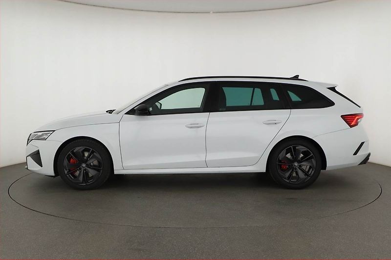 Škoda Octavia (2025) RS 2.0 TSI, ACC, Matrix, Tažné - fotka 3 z 26
