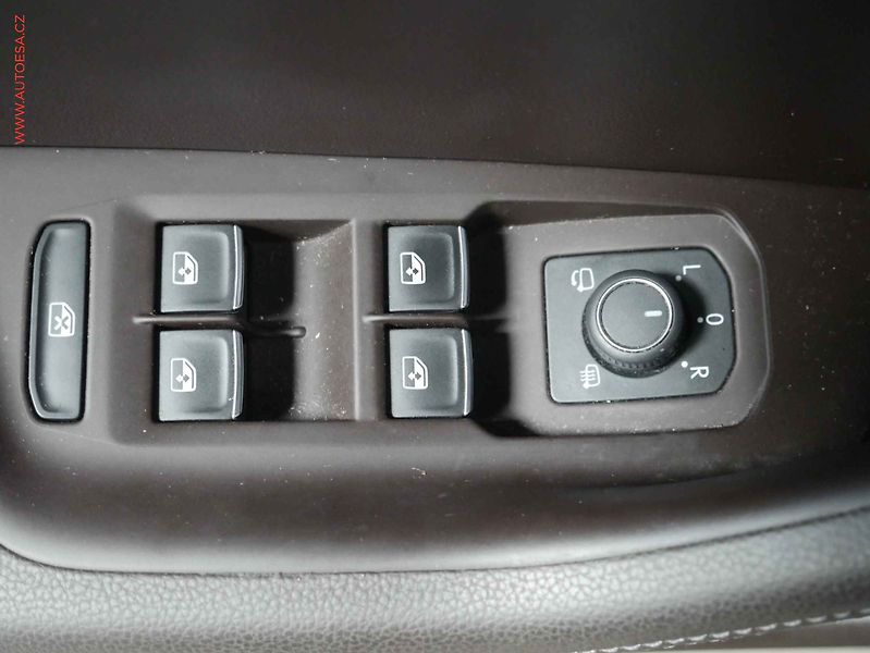 Volkswagen Passat (2016) 2.0TDi 4x4, ČR, Alltrack - fotka 18 z 24