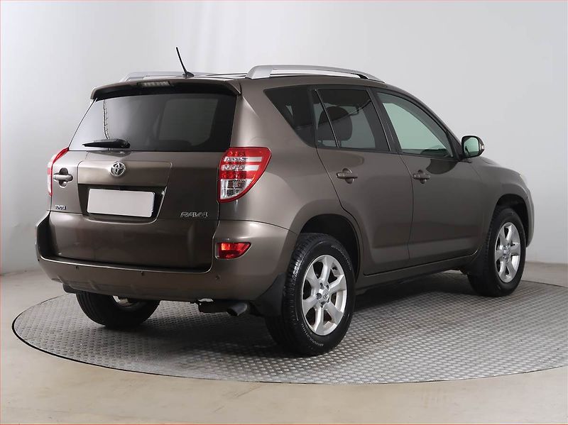 Toyota RAV4 (2011) 2.2 D-4D, 4X4, Tempomat - fotka 5 z 17