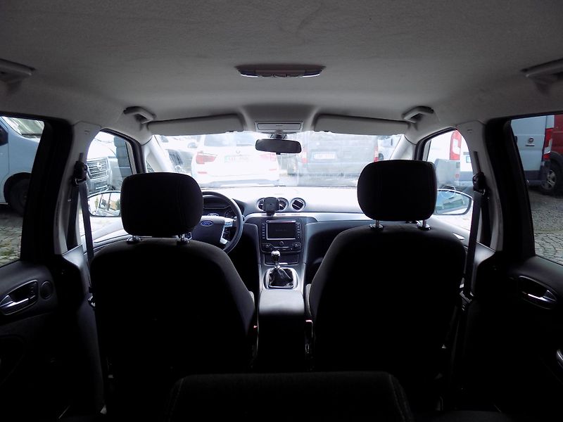 Ford S-MAX 2,0 TDCI 103 KW VÝHŘEV, TAŽNÉ - fotka 22 z 38
