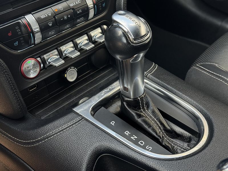 Ford Mustang (2018) Convertible 5.0Ti-VCT V8 GT - fotka 38 z 52