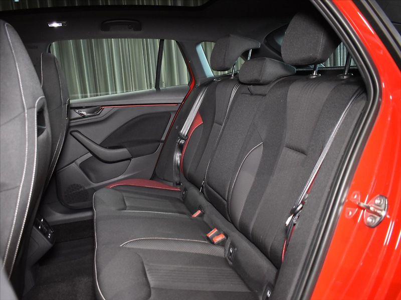 Škoda Scala 1,5 TSI Monte Carlo Tažné - fotka 9 z 28