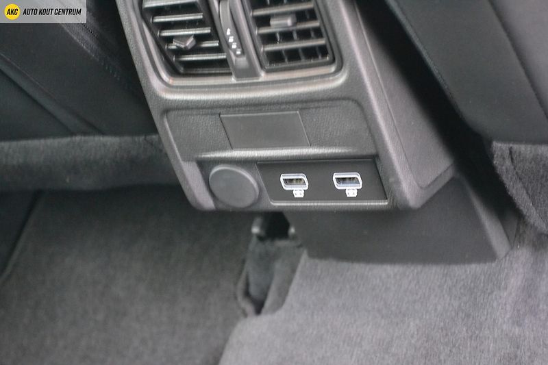 Renault Arkana Techno mild hybrid 140 EDC - fotka 17 z 56