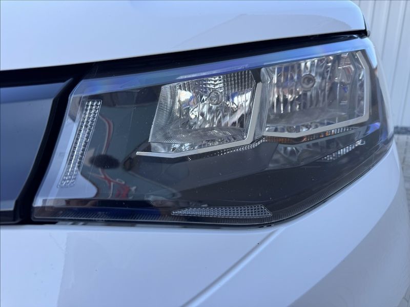 Volkswagen Caddy 2,0 TDI MAXI 7míst DPH 1maj ČR - fotka 9 z 50