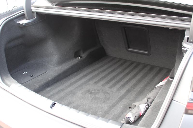 BMW Řada 7 740d xDrive Sedan - fotka 25 z 27