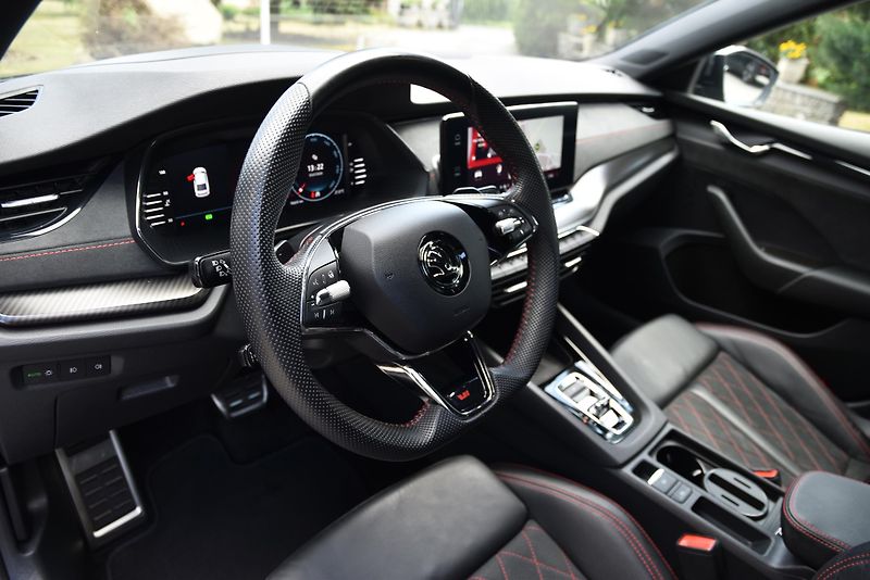 Škoda Octavia RS 2.0 TDI 147 kW DSG 4X4, ČR - fotka 11 z 50