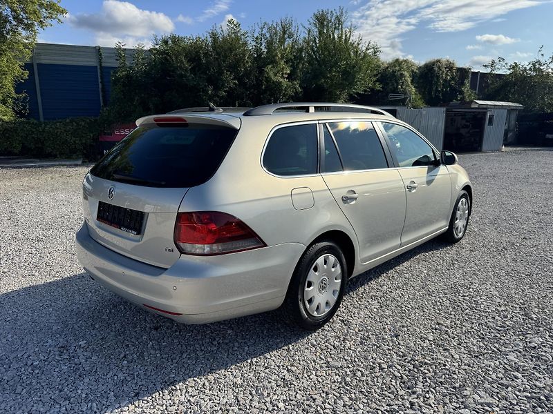 Volkswagen Golf Variant (2010) 1.4TSi,rezervace - fotka 4 z 41