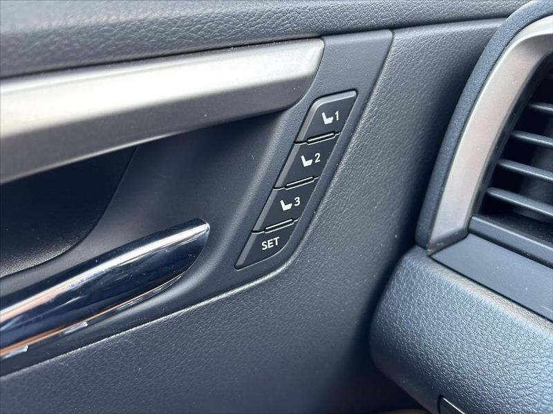 Lexus RX 2,0 i 175kW AT 4x4 Limited edi - fotka 34 z 47