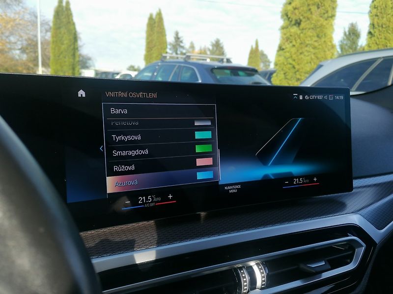 BMW Řada 3 (2023) 320e M-Sport PHEV - fotka 21 z 47