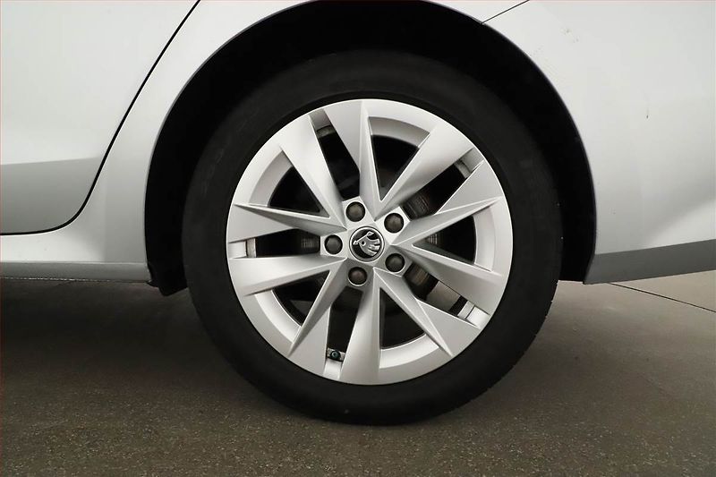 Škoda Octavia (2020) 2.0 TDI, Navi, Tempomat - fotka 12 z 16