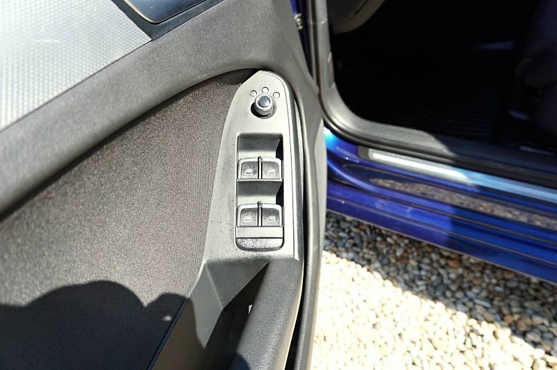 Audi A4 (2013) S-LINE 2,0 TDI 130 kW - fotka 31 z 63