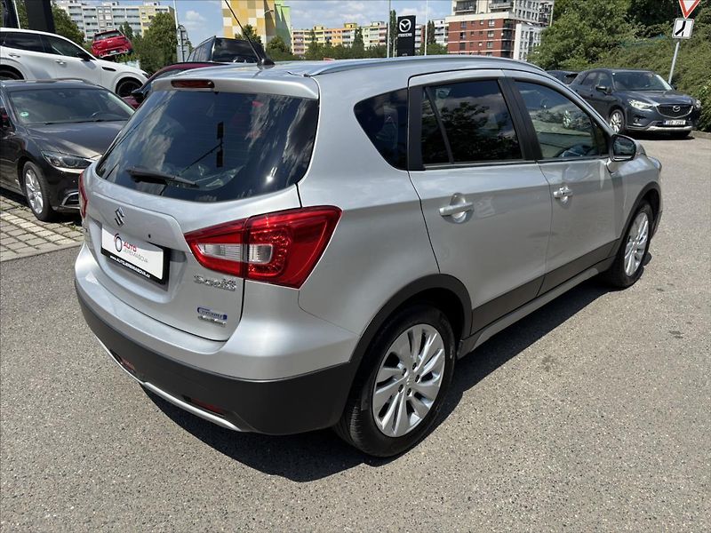 Suzuki SX4 S-Cross 1,4 HEV 4x4 Premium ADAPTIV - fotka 4 z 40