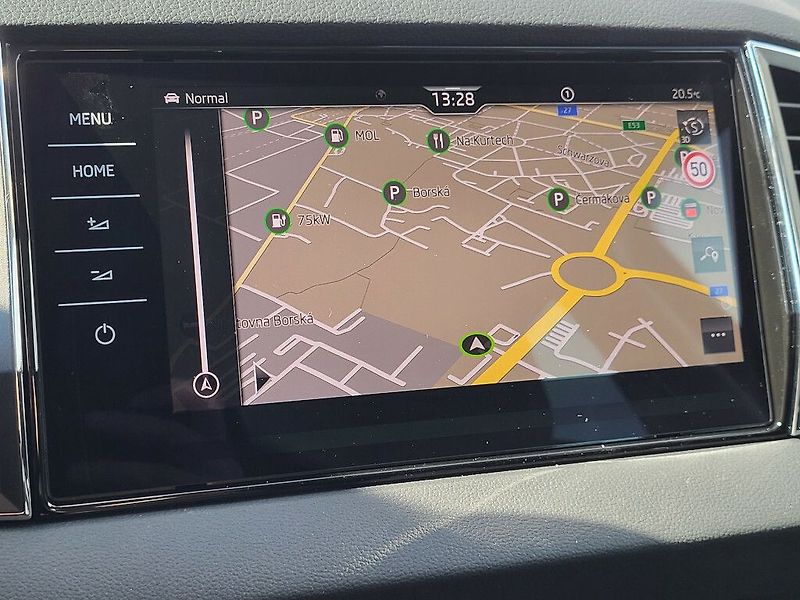 Škoda Karoq Dynamic 1,5TSI 110kW - fotka 26 z 30