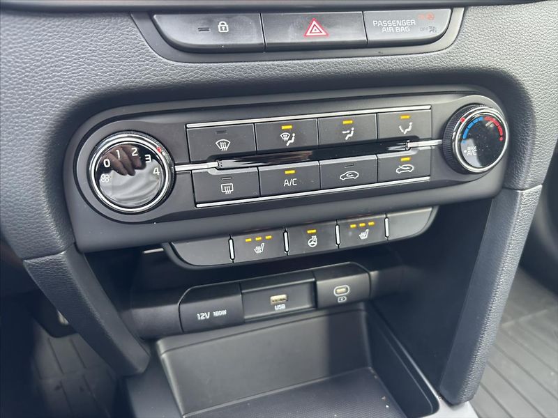 Kia Ceed 1,0 TGDi SPIN ZÁRUKA CARPLAY - fotka 25 z 36