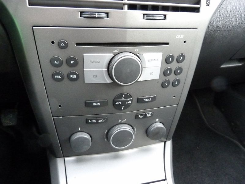 Opel Astra 1,7 CDTI - fotka 15 z 15