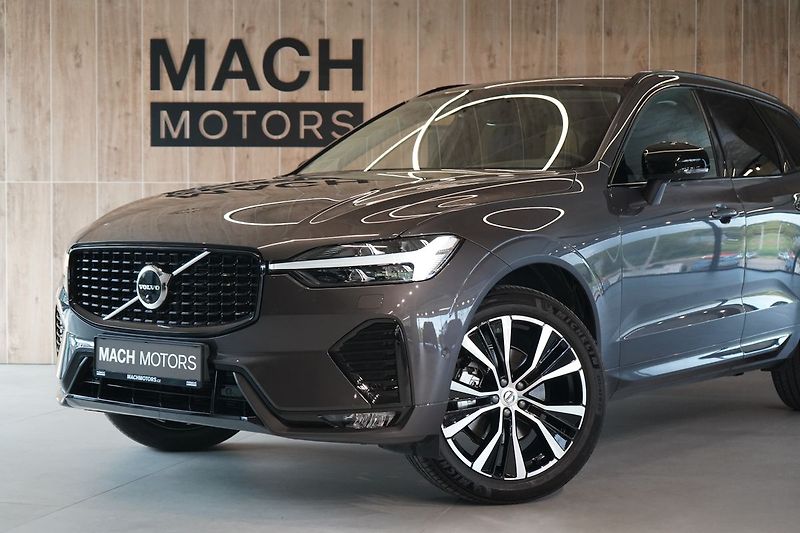 Volvo XC60 B5 AWD Plus Dark, Ventilace - fotka 2 z 46