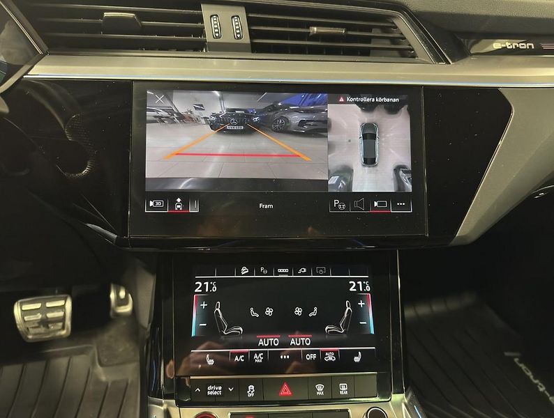 Audi SQ8 e-tron Sportback quattro Tažné - fotka 21 z 27