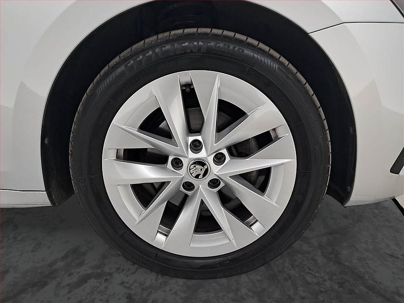 Škoda Octavia (2023) Style 1.5 TSI - fotka 15 z 25