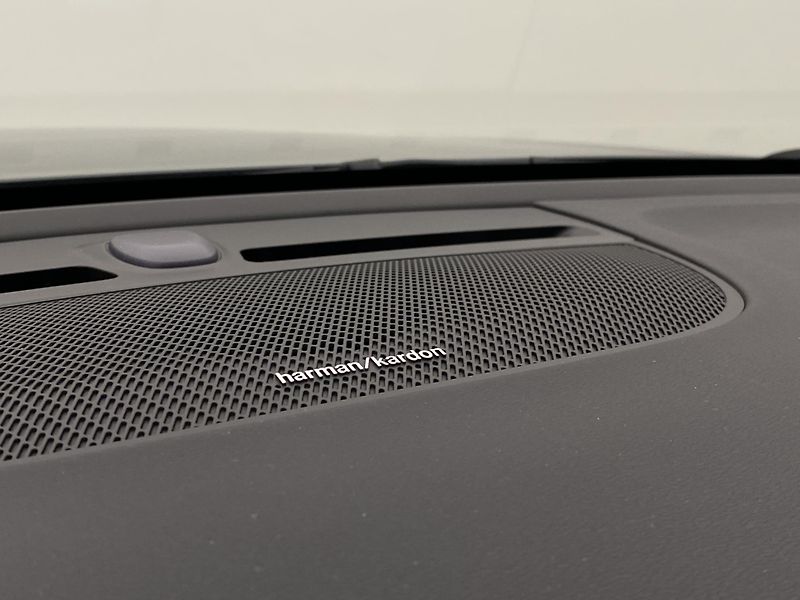 Volvo XC40 (2026) B3 AUT DARK PLUS - fotka 31 z 59