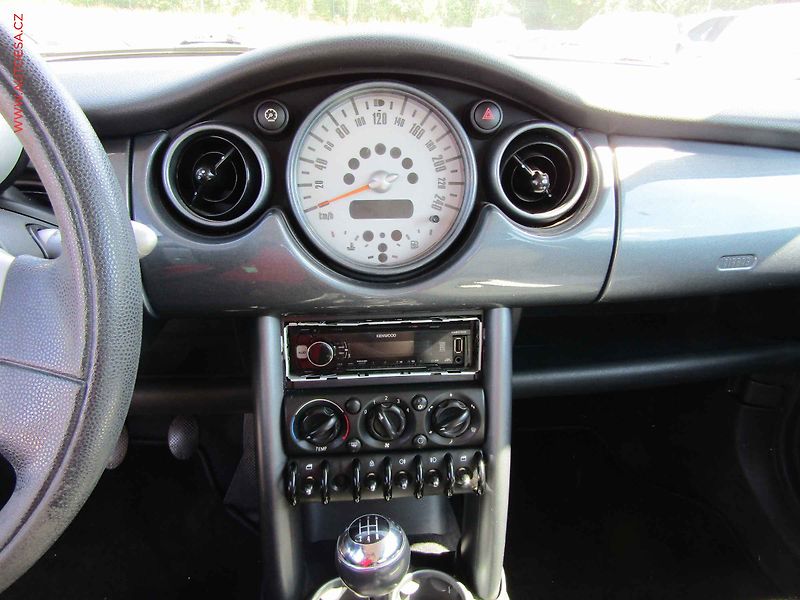 Mini One (2002) 1.6i, ČR, AC - fotka 10 z 18