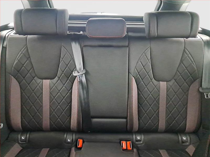 Škoda Octavia (2023) RS 2.0 TSI - fotka 10 z 20