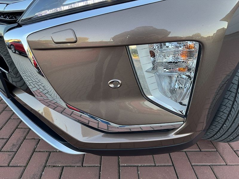 Mitsubishi Eclipse Cross (2019) 1.5 T-Mivec LED Blis Kamera - fotka 35 z 50