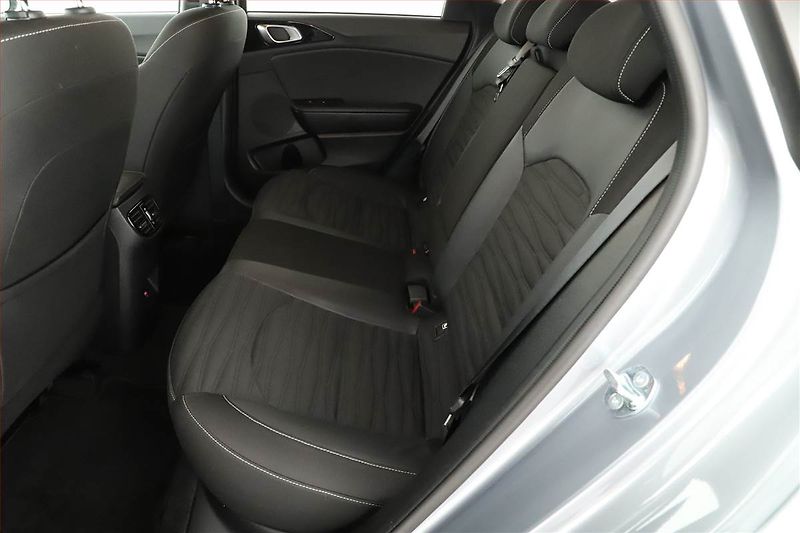 Kia Ceed (2025) 1.5 T-GDI, GT LINE, AUTOMAT - fotka 7 z 20