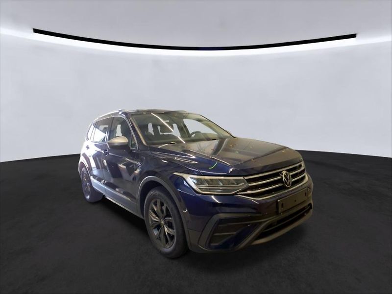Volkswagen Tiguan 2,0 TDI TAŽNÉ KAMERA KEYLESS - fotka 2 z 8
