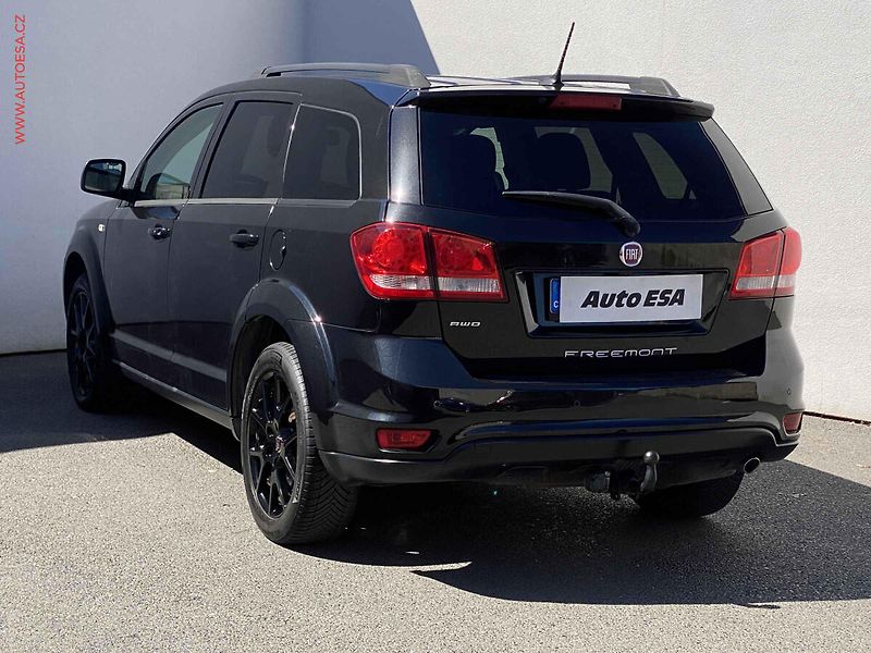 Fiat Freemont (2014) 2.0 JTD 4x4, 7míst, AT - fotka 6 z 18