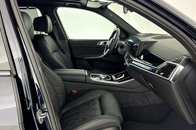 BMW X5 xDrive30d - fotka 18 z 30