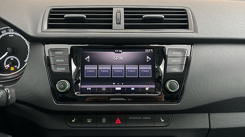 Škoda Fabia 1.0 TSI Ambition Combi - fotka 11 z 24
