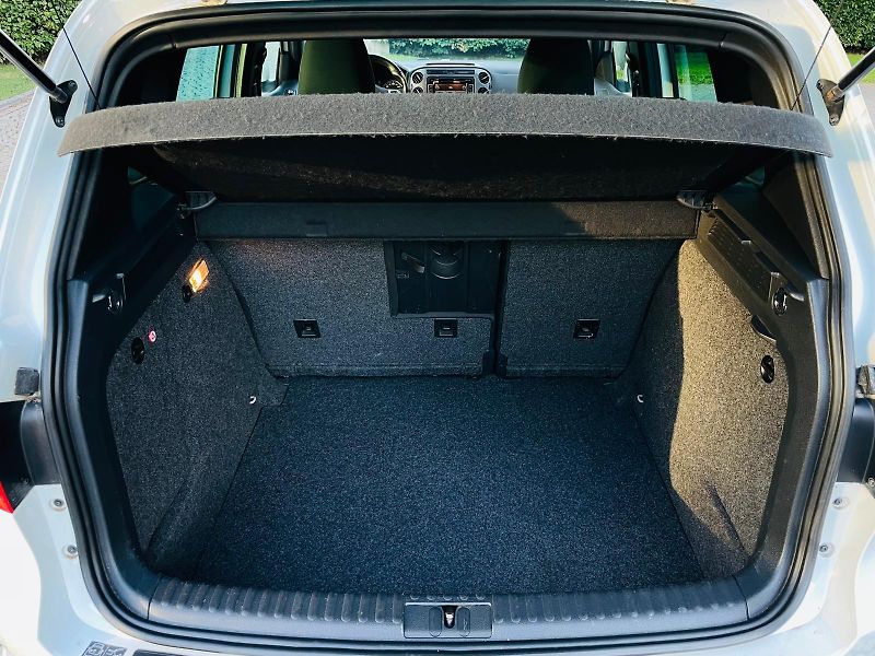 Volkswagen Tiguan 1.4TSI 4x4 MAN SERVISKA TAŽNÉ - fotka 21 z 52