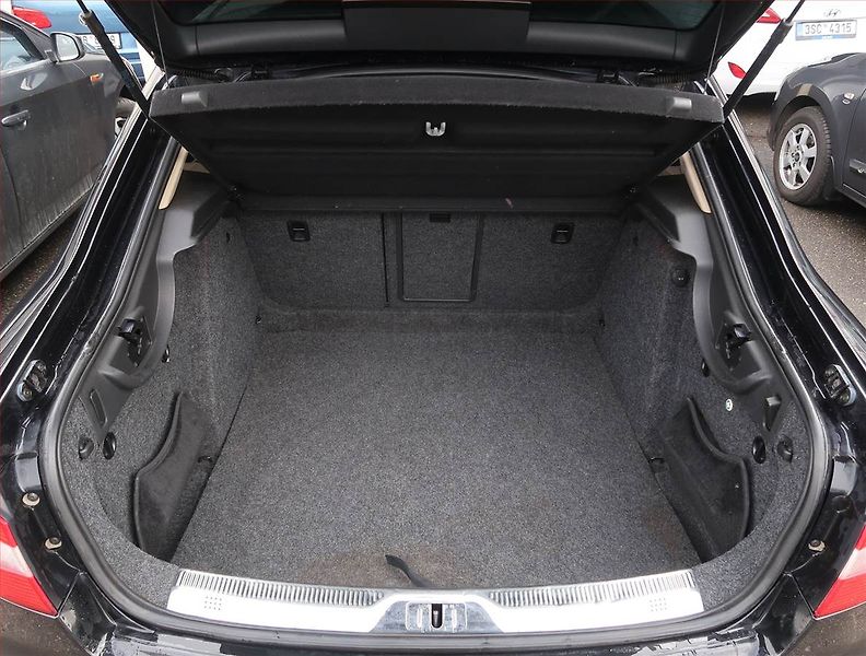 Škoda Superb (2011) 2.0 TDI, Automat, Xenony - fotka 14 z 18