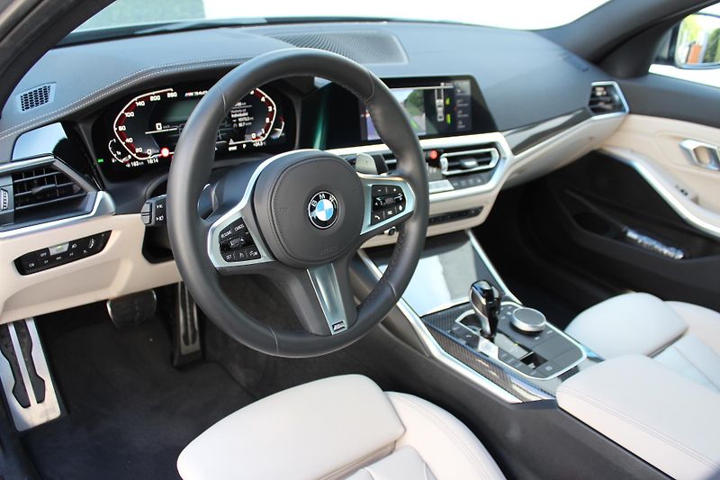 BMW Řada 3 M340i xDrive Sedan - fotka 4 z 25
