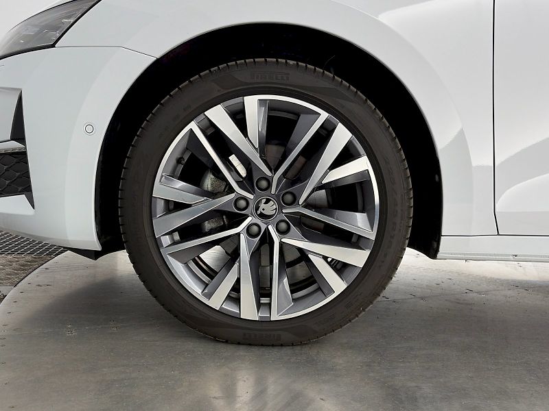 Škoda Octavia (2025) Combi 1.5TSI 110kW Exclusive S - fotka 37 z 37