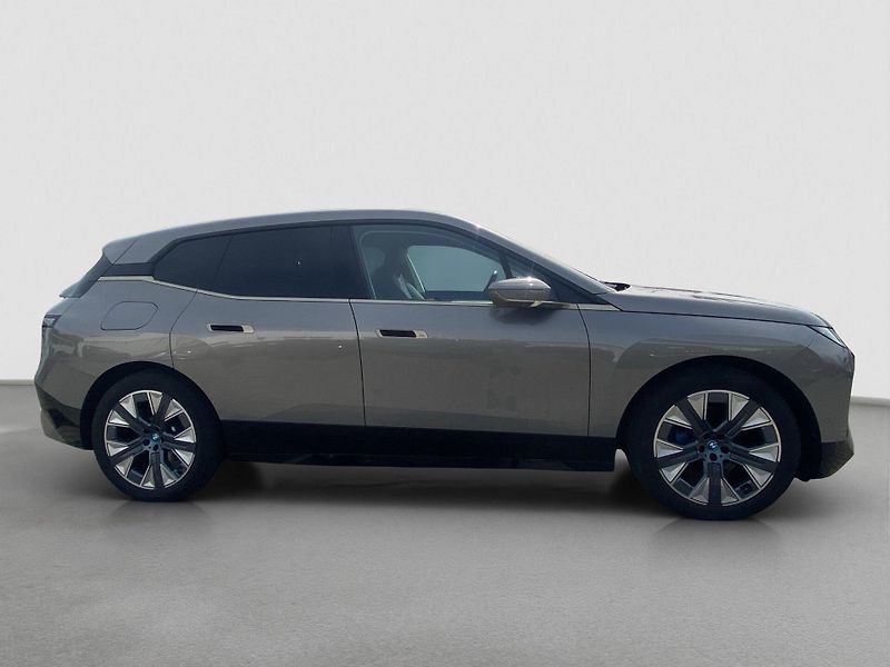 BMW iX xDrive40 Sport Kamera - fotka 5 z 15