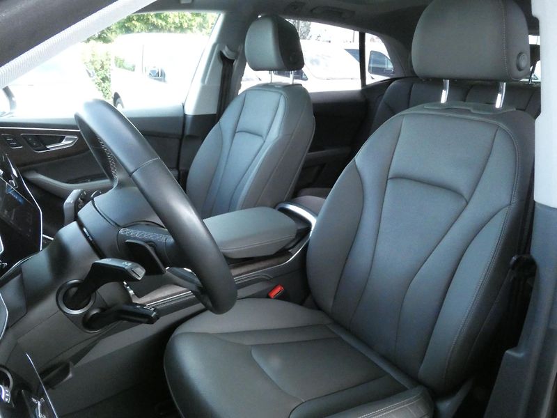 Audi Q8 50 TDI Quattro - fotka 18 z 30