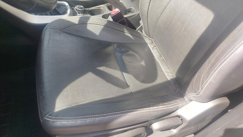 Suzuki SX4 S-Cross (2015) 1.6 16v AllGrip  - fotka 17 z 35