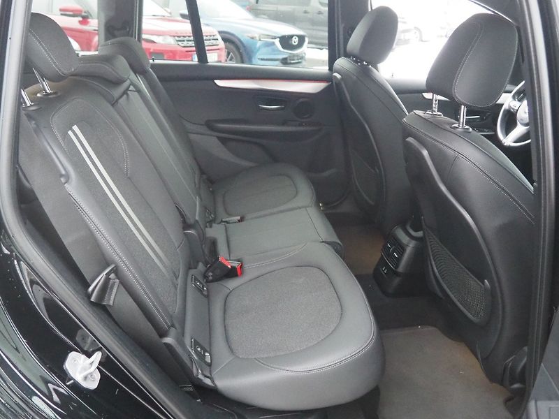BMW Řada 2 (2020) 216D GT-M Sport, 7 míst, A/T - fotka 17 z 42