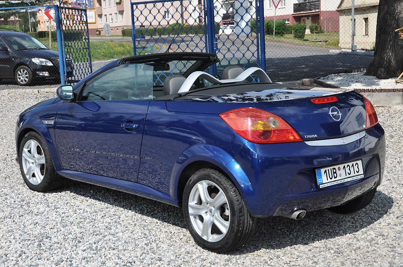 Opel Tigra 1.8i 92kW - fotka 4 z 13