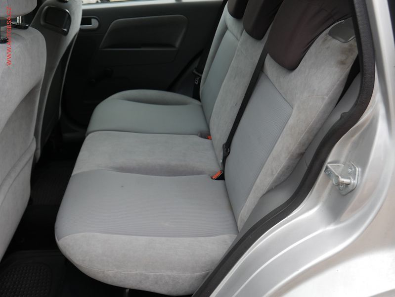 Ford Fusion (2003) 1.4i, AC, park.čidla - fotka 10 z 14